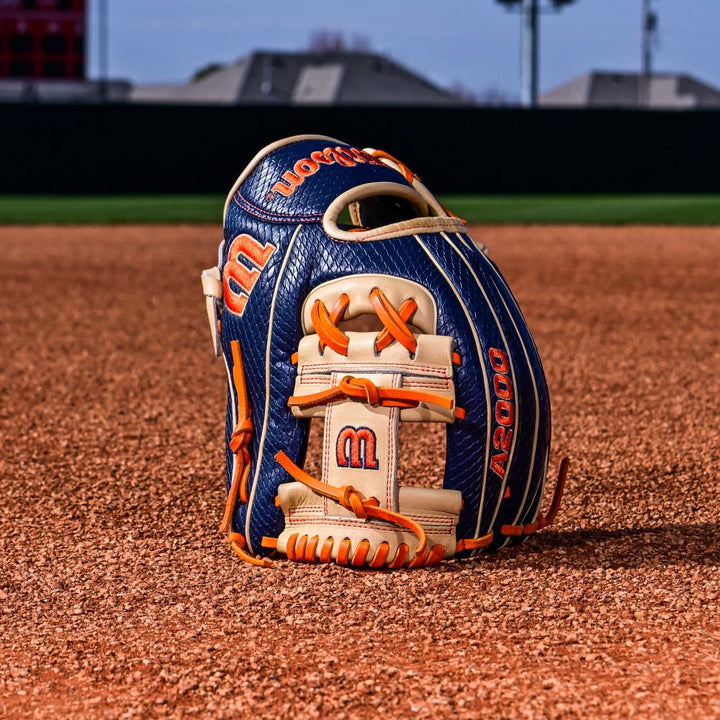 Wilson A2000 JA27 11.5" Jose Altuve GM Baseball Glove - Summer 2025: WBW103295115