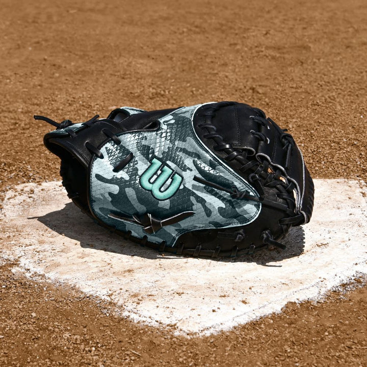 Wilson A2000 AW28 34" Austin Wells Gameday Baseball Catcher's Mitt - FALL 2025: WBW10349434