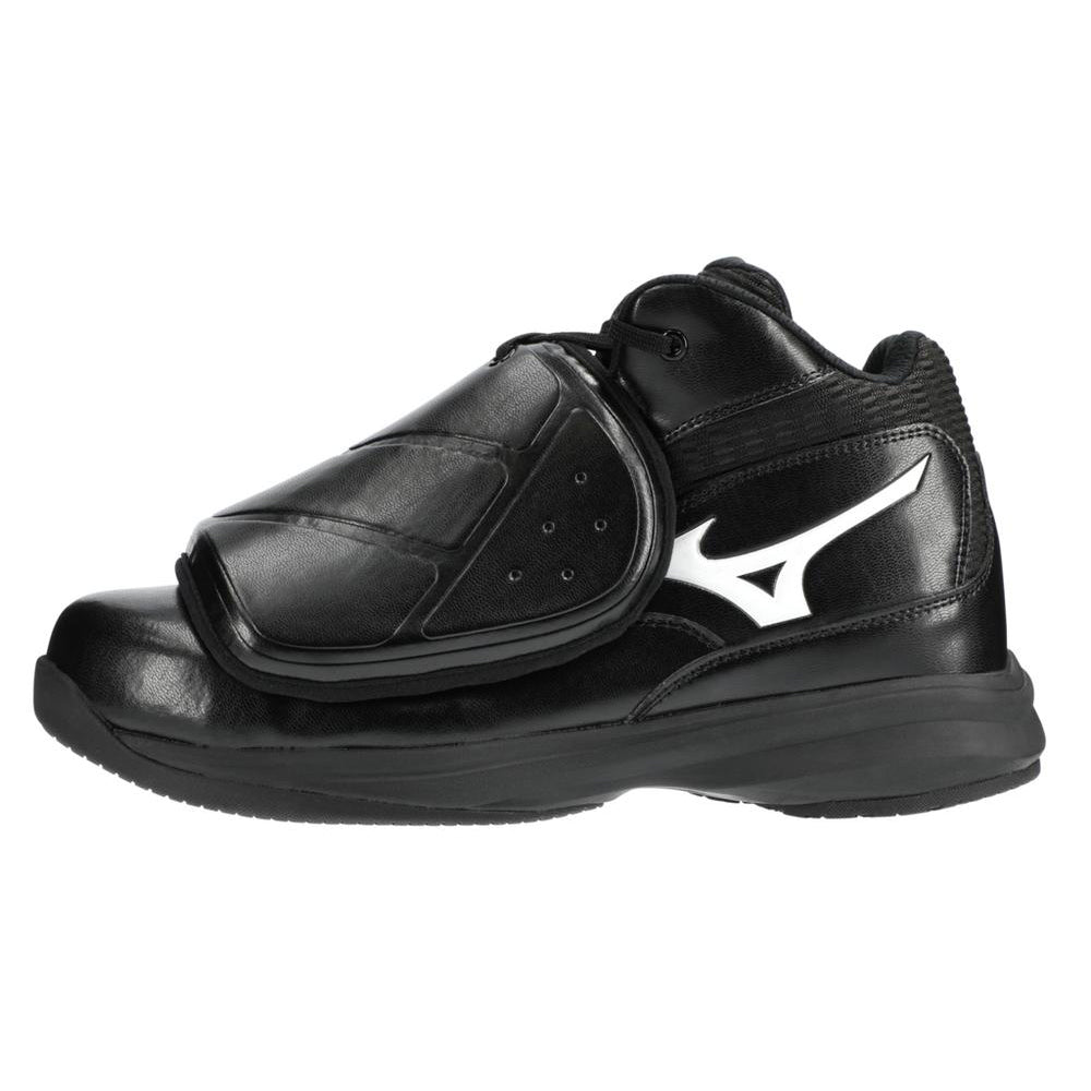 The Mizuno Pro Wave Umpire Plate Shoes (320693) by Mizuno are black with a white logo, featuring toe protection and responsive Mizuno Enerzy cushioning for all-day comfort on the field.