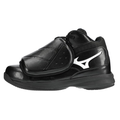 The Mizuno Pro Wave Umpire Plate Shoes (320693) by Mizuno are black with a white logo, featuring toe protection and responsive Mizuno Enerzy cushioning for all-day comfort on the field.