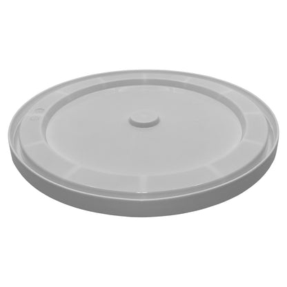 The Champion DSG 6 Gallon Ball Bucket with Padded Lid (BUC6-DSG) by Champion features a round, flat, white plastic lid with a small raised center, designed to fit securely and provide seating comfort.