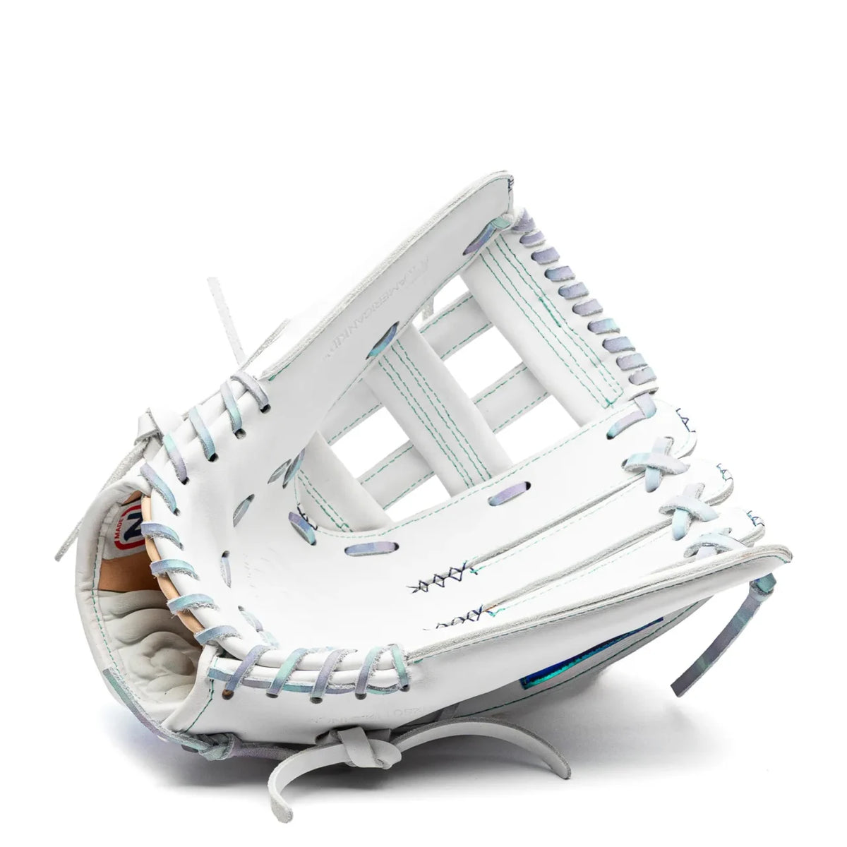 White Nokona Halo 12.5″ Fastpitch Glove: WHT-EP1250H with iridescent lacing.