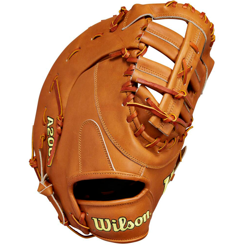 The Wilson A2000 1679 12.5" First Base Mitt (WBW102099125) features Pro Stock leather, highlighting Wilson’s renowned craftsmanship and durability against a white background.