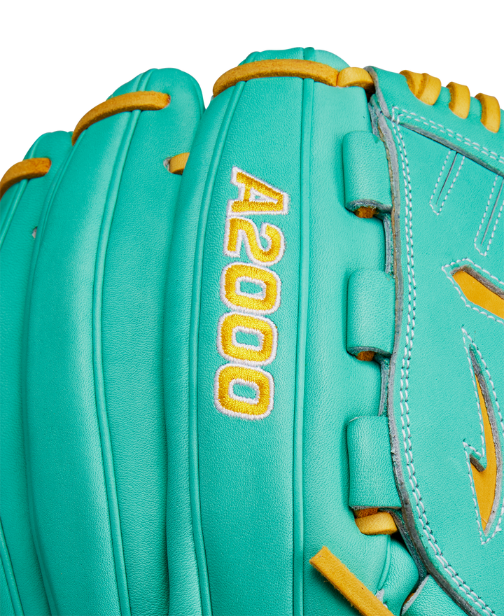 Wilson A2000 B23 12" Baseball Glove - FALL 2024: WBW10227012