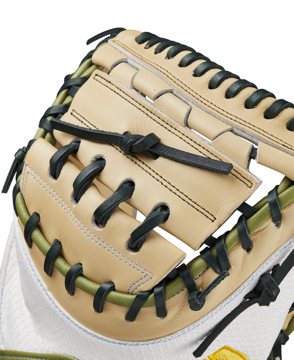 Wilson A2000 FPCM23SS 34" Fastpitch Catcher's Mitt - FALL 2024: WBW10273934