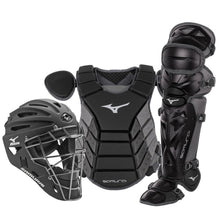 Mizuno Samurai G4 Hockey Style Catcher's Helmet (380191/380192) features a steel-framed mask and Mizuno logo, meeting NOCSAE safety standards.